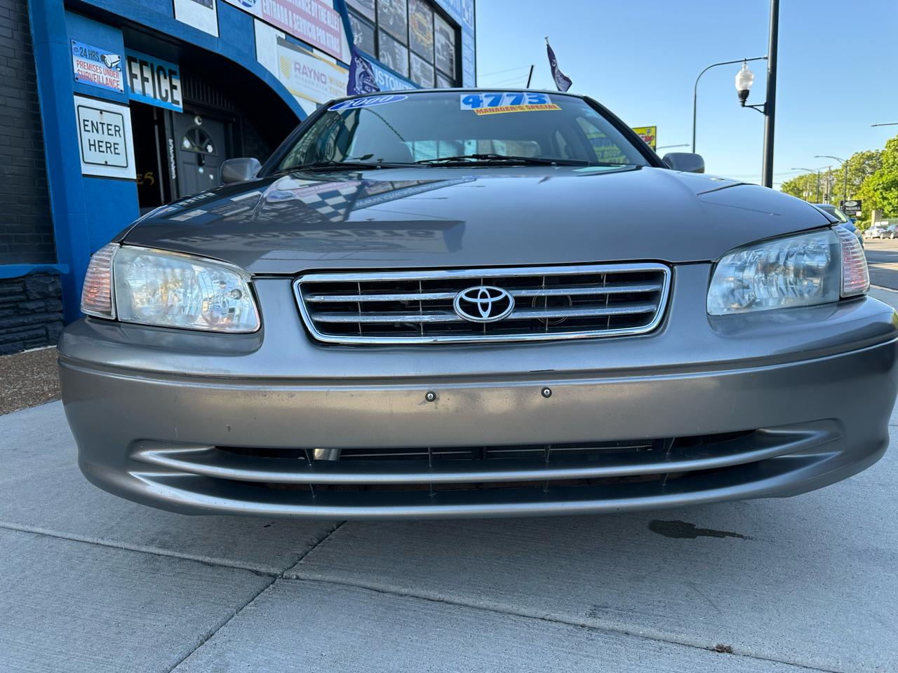Toyota Camry CE 2000