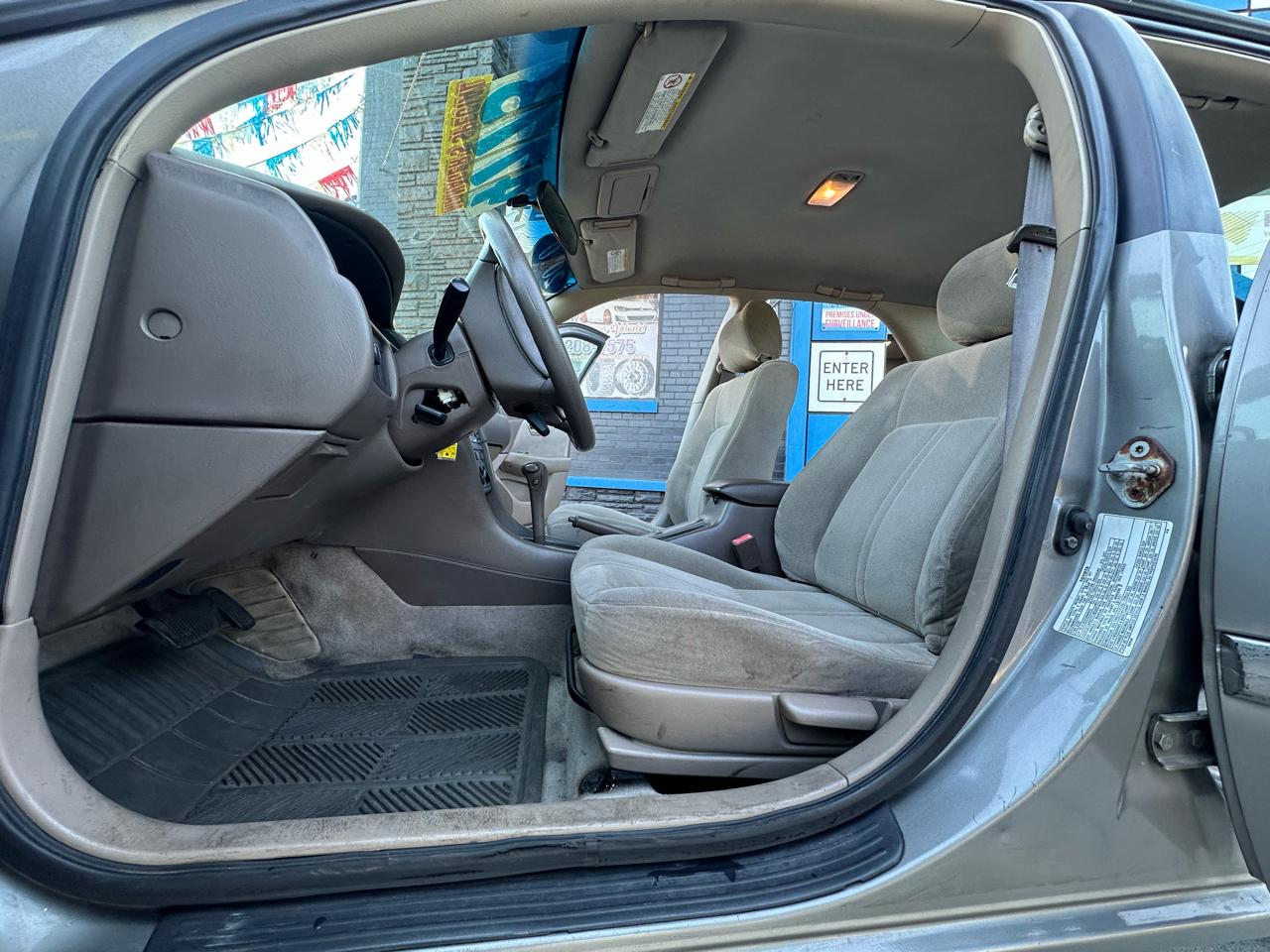 Toyota Camry CE 2000