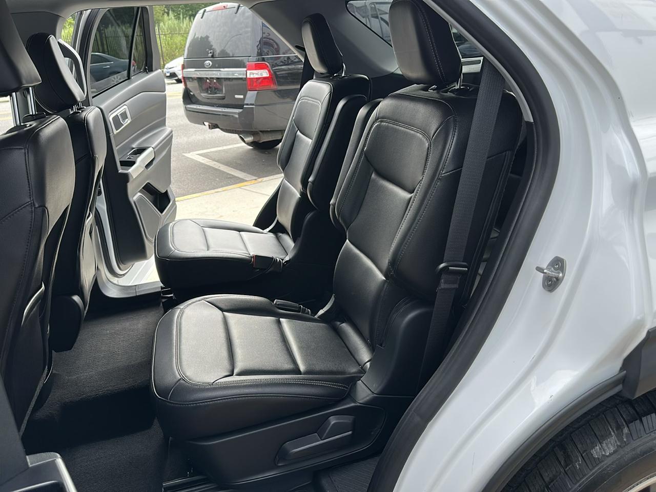 Ford Explorer XLT AWD 2021
