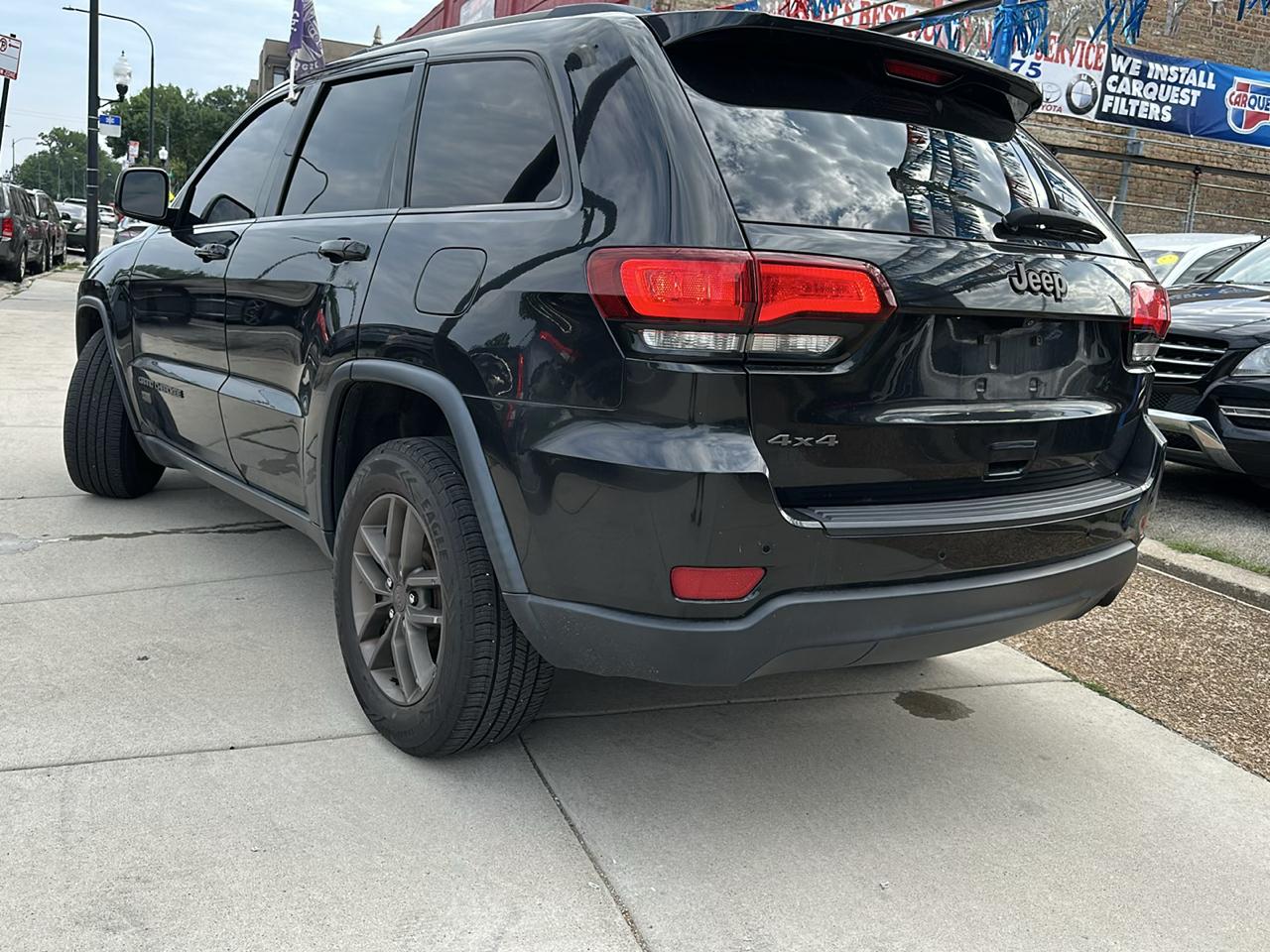 Jeep Grand Cherokee Laredo 4WD 2016