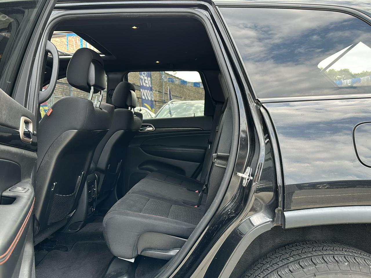 Jeep Grand Cherokee Laredo 4WD 2016