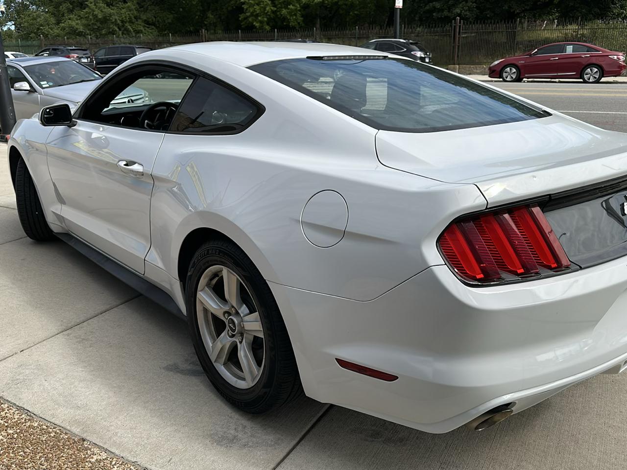 Ford Mustang V6 Coupe 2017