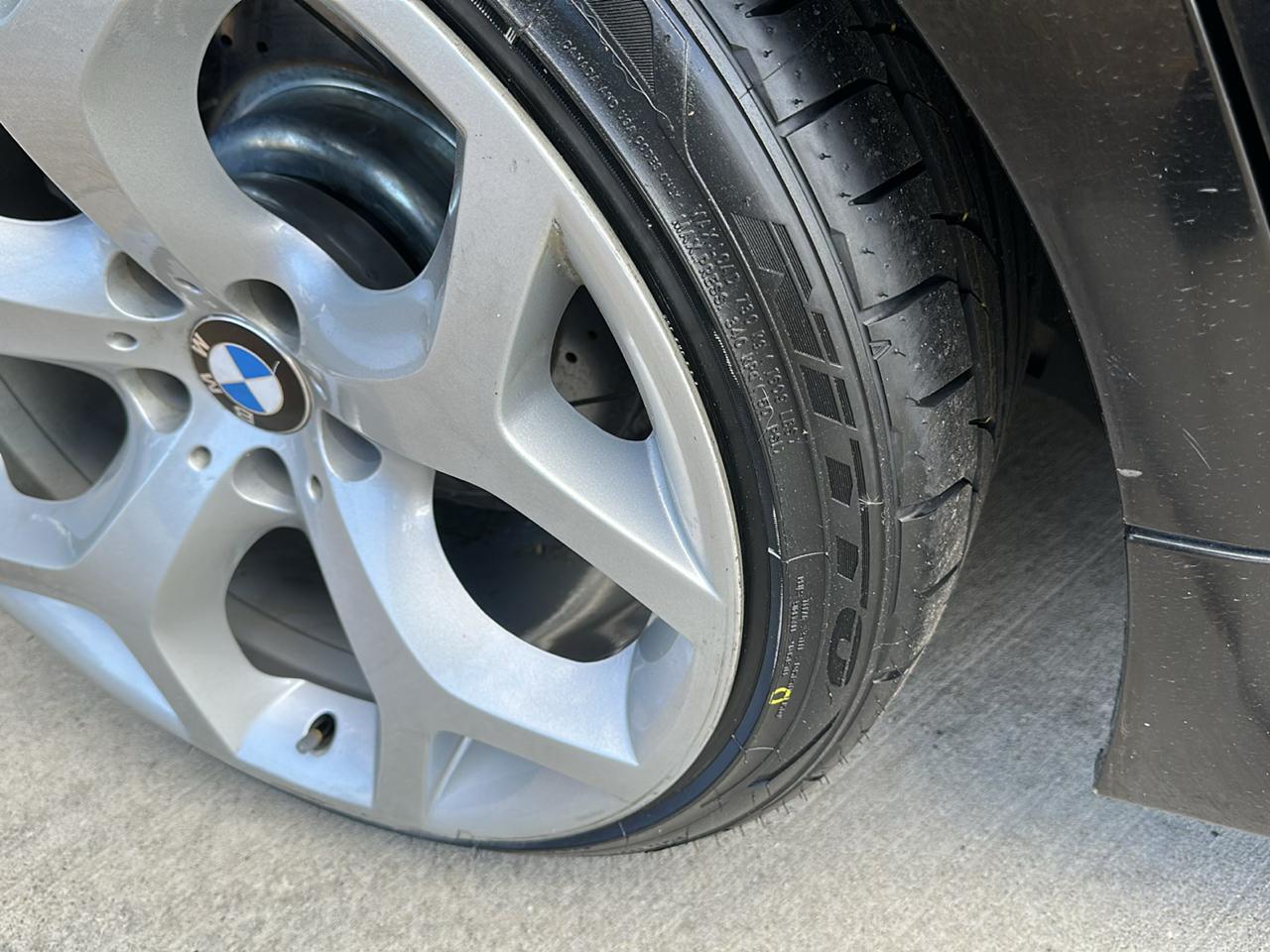 BMW 5-Series 535xi 2011