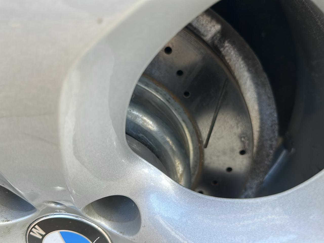 BMW 5-Series 535xi 2011