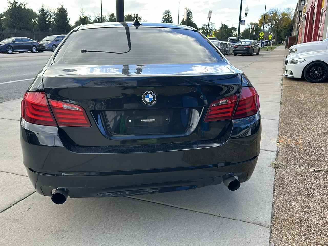 BMW 5-Series 535xi 2011