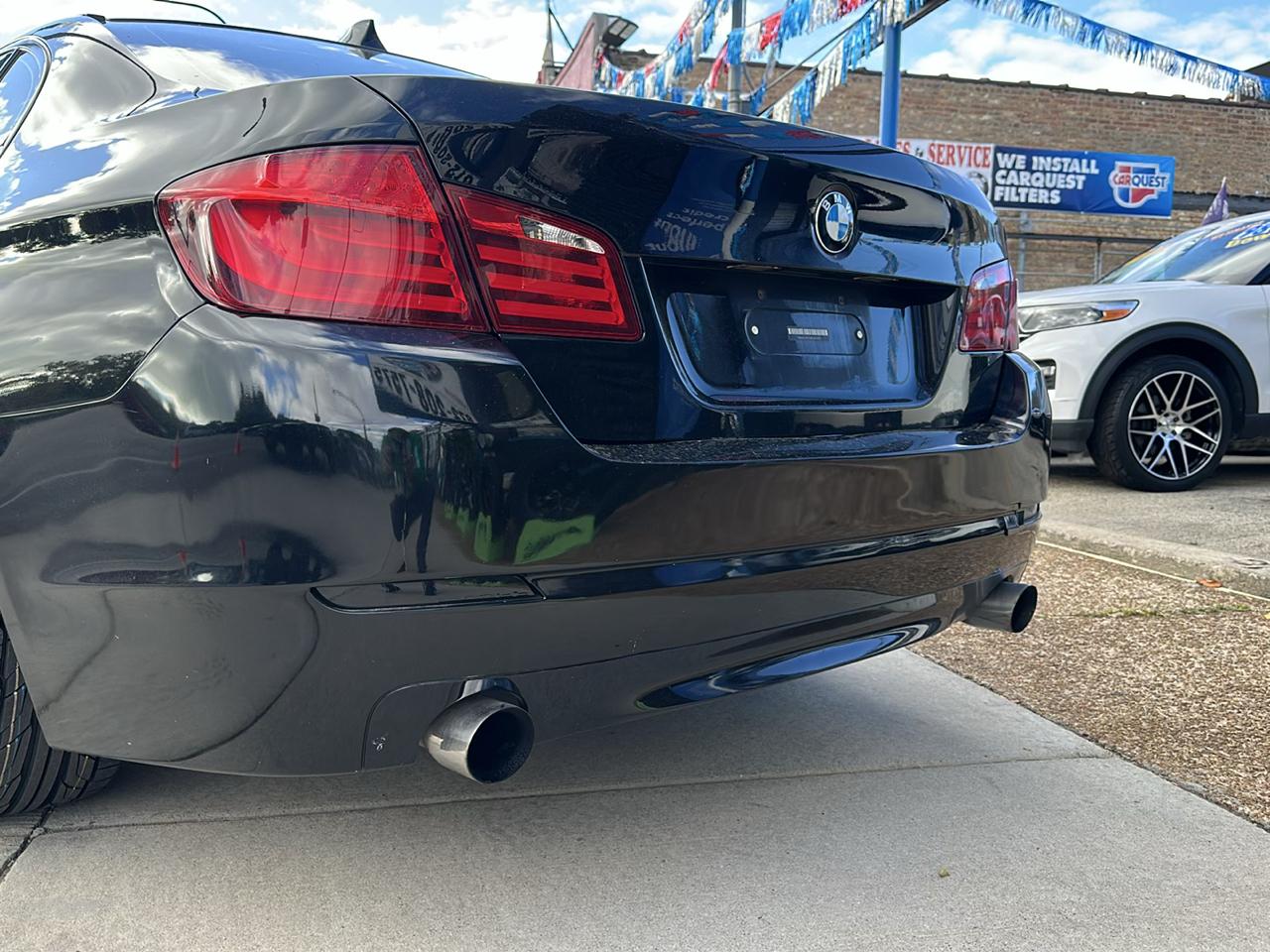 BMW 5-Series 535xi 2011
