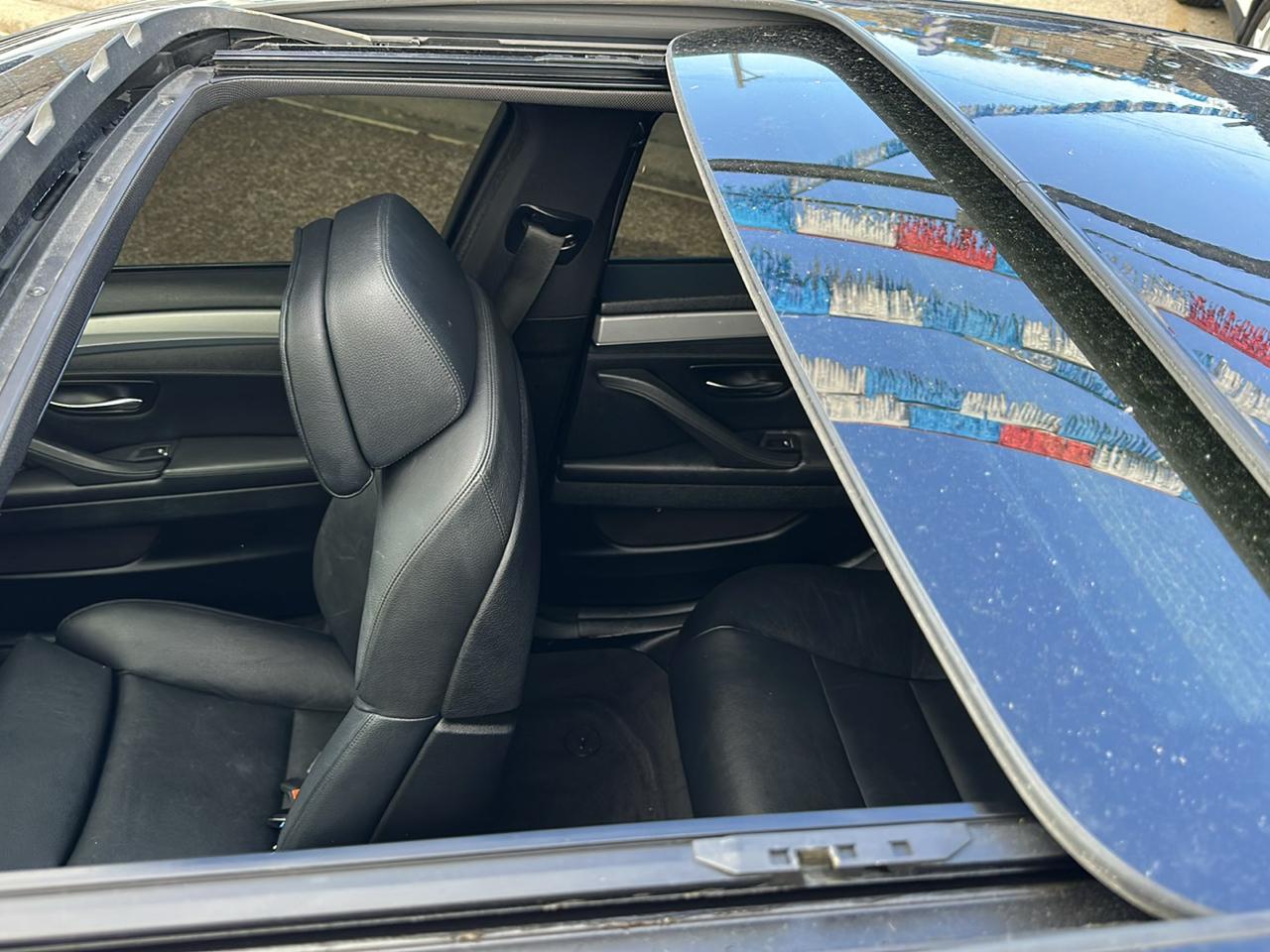 BMW 5-Series 535xi 2011