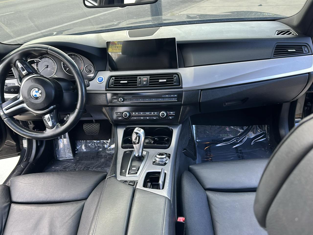 BMW 5-Series 535xi 2011