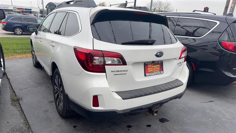 2017 Subaru Outback 2.5i Limited photo 2