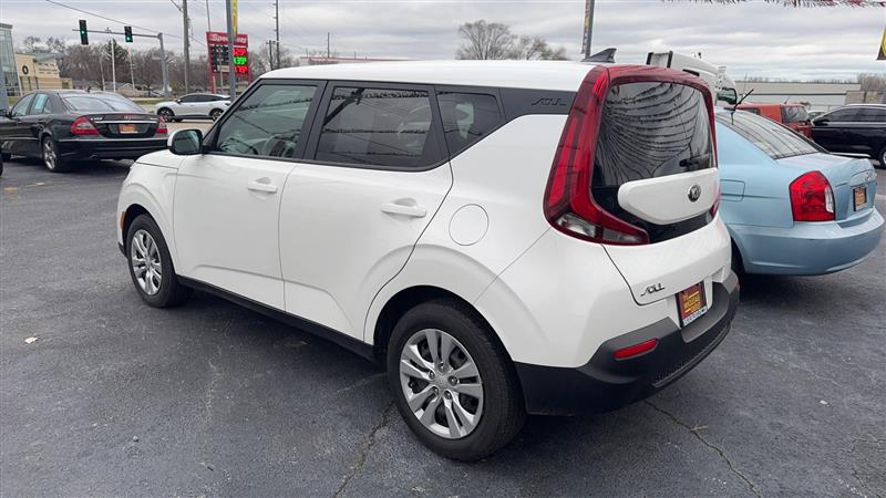 2020 Kia Soul LX photo 2