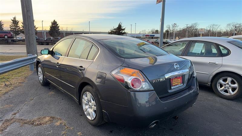 Nissan Altima  2010