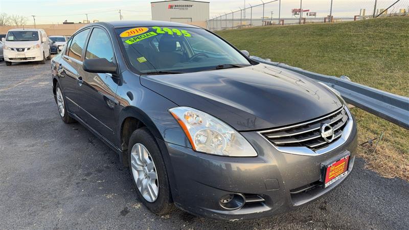 Nissan Altima  2010