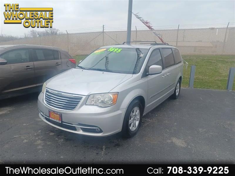 2012 Chrysler Town & Country Touring Minivan 4D