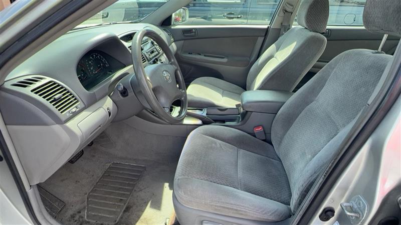 Toyota Camry  2004