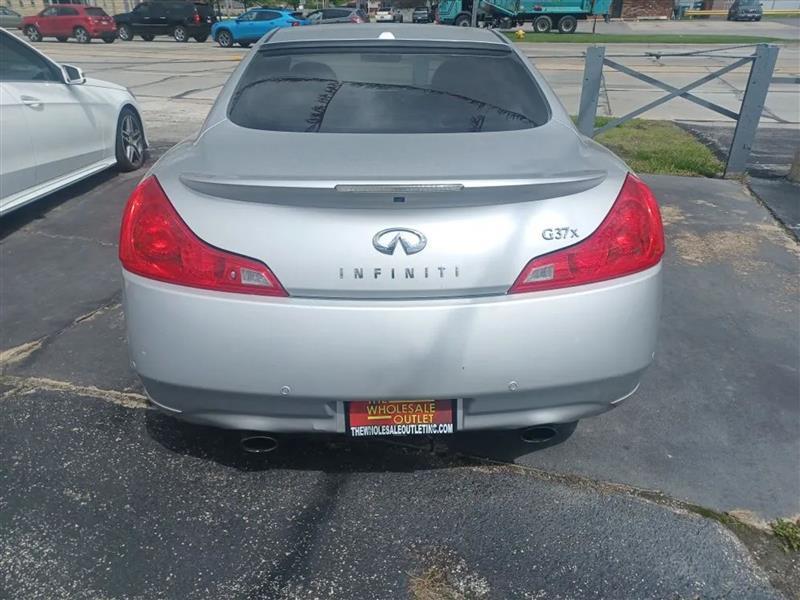Infiniti G Coupe  2010