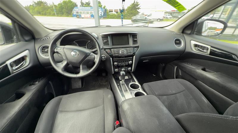 Nissan Pathfinder  2013
