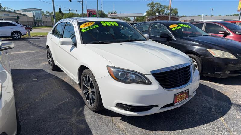 Chrysler 200  2013