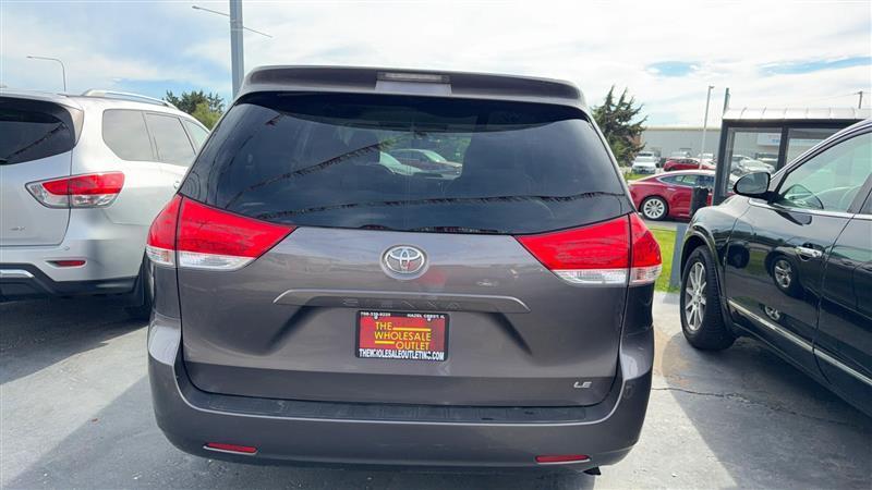 Toyota Sienna  2012
