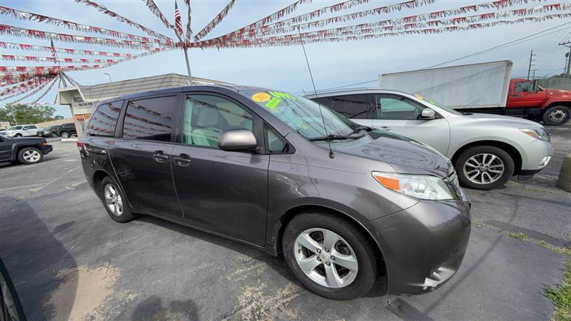 Toyota Sienna  2012