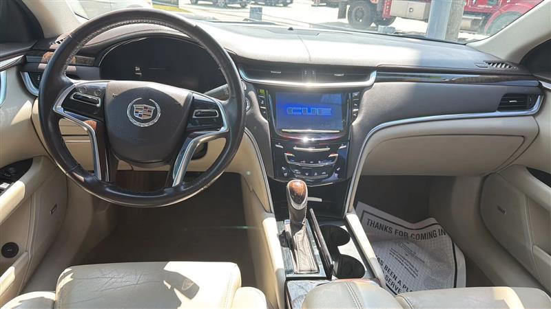 Cadillac XTS  2015