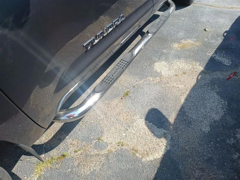 Toyota Tundra  2011