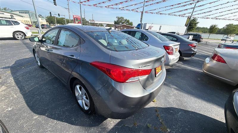Hyundai Elantra  2013