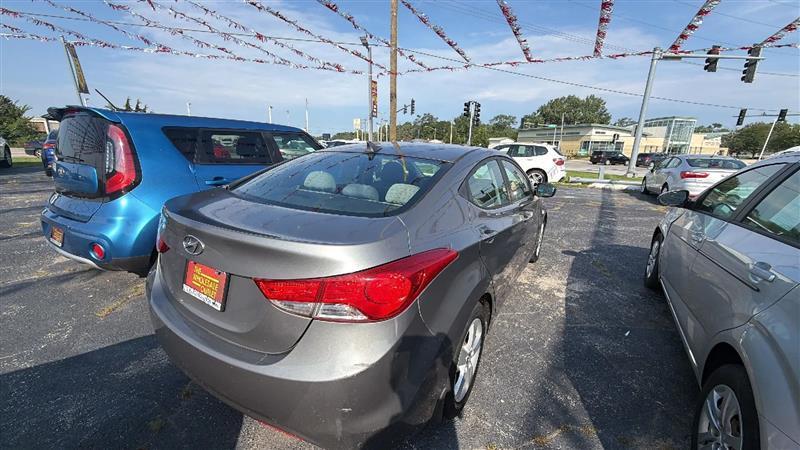 Hyundai Elantra  2013