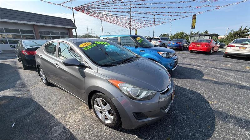 Hyundai Elantra  2013