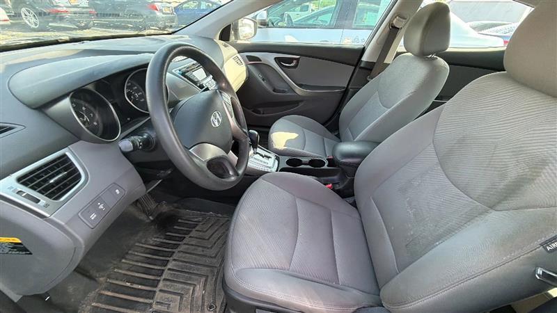 Hyundai Elantra  2013