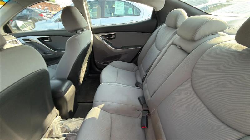 Hyundai Elantra  2013