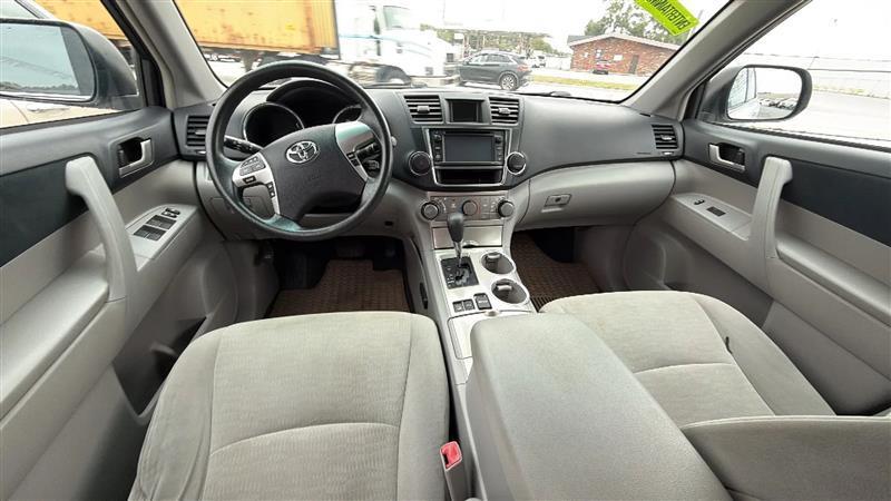 Toyota Highlander  2013