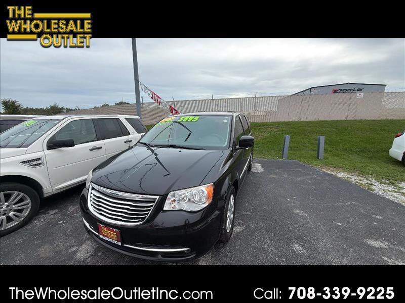 2014 Chrysler Town & Country Touring Minivan 4D
