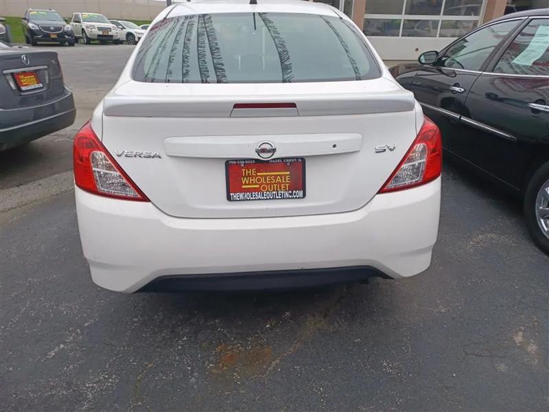 Nissan Versa  2016