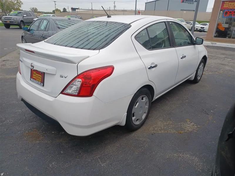 Nissan Versa  2016
