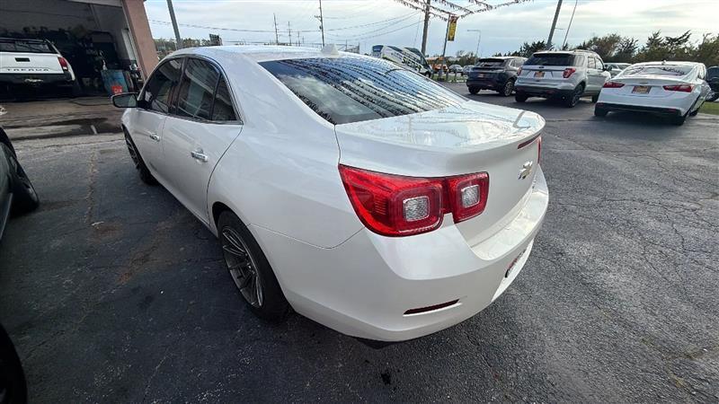 Chevrolet Malibu  2013
