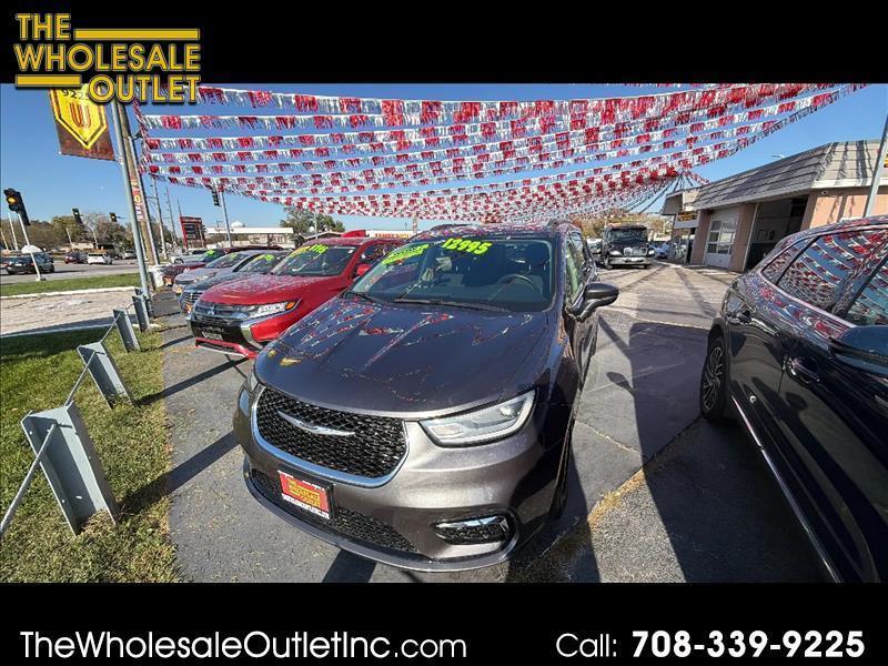 2021 Chrysler Pacifica Touring Minivan 4D