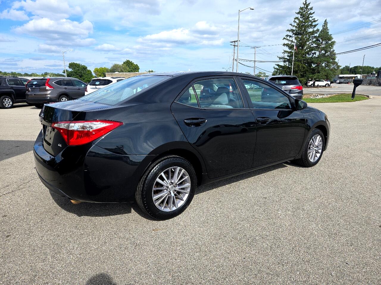 2014 Toyota Corolla LE Plus photo 4