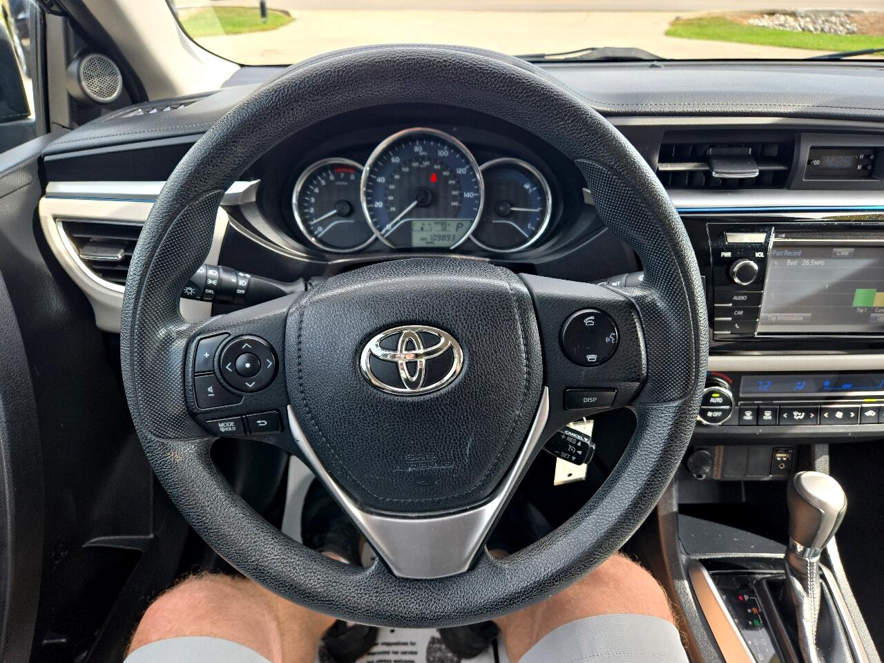 2014 Toyota Corolla LE Plus photo 19