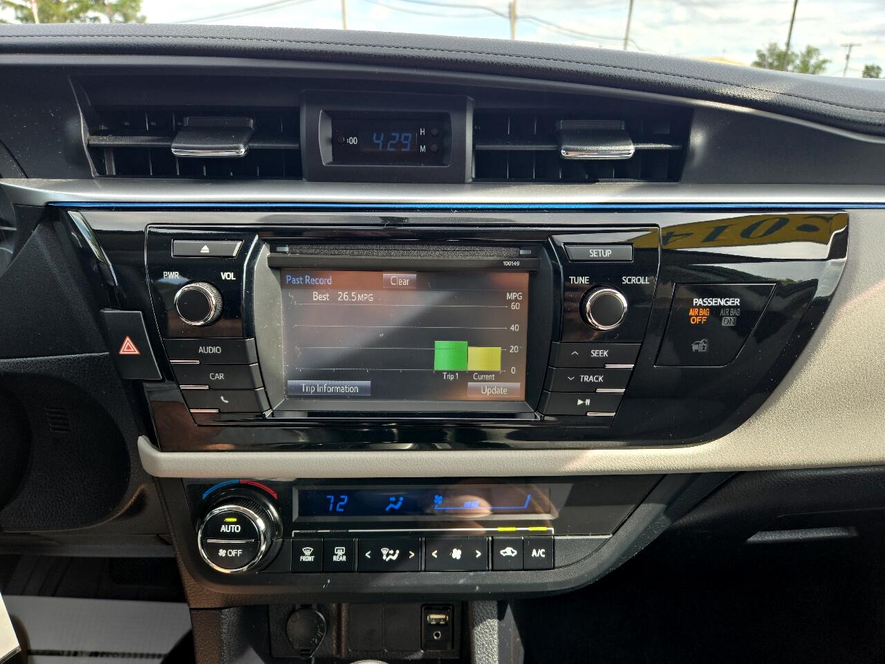 2014 Toyota Corolla LE Plus photo 24