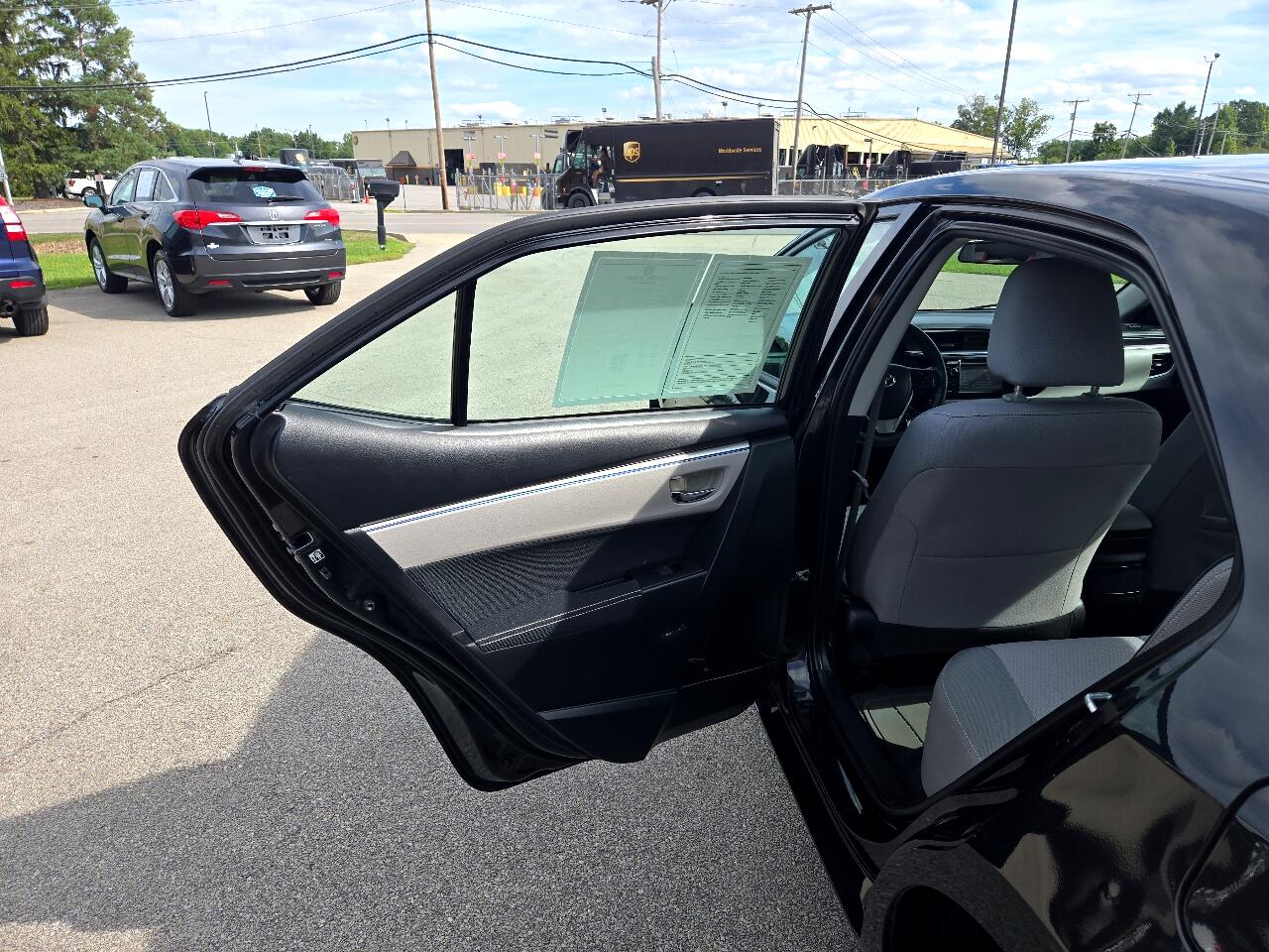 2014 Toyota Corolla LE Plus photo 31