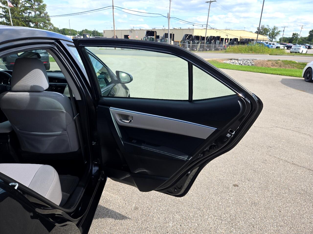 2014 Toyota Corolla LE Plus photo 37