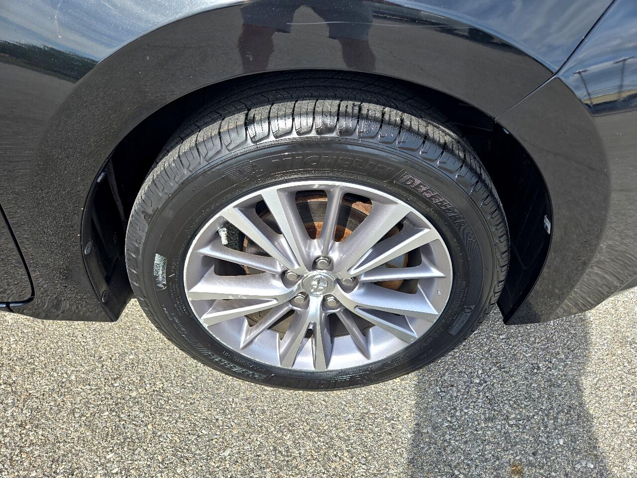 2014 Toyota Corolla LE Plus photo 46