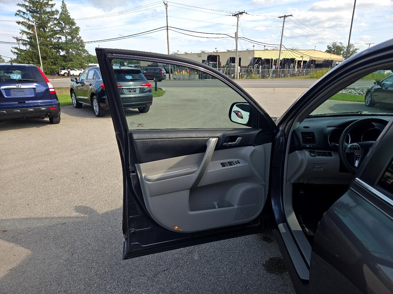 2012 Toyota Highlander Base photo 14
