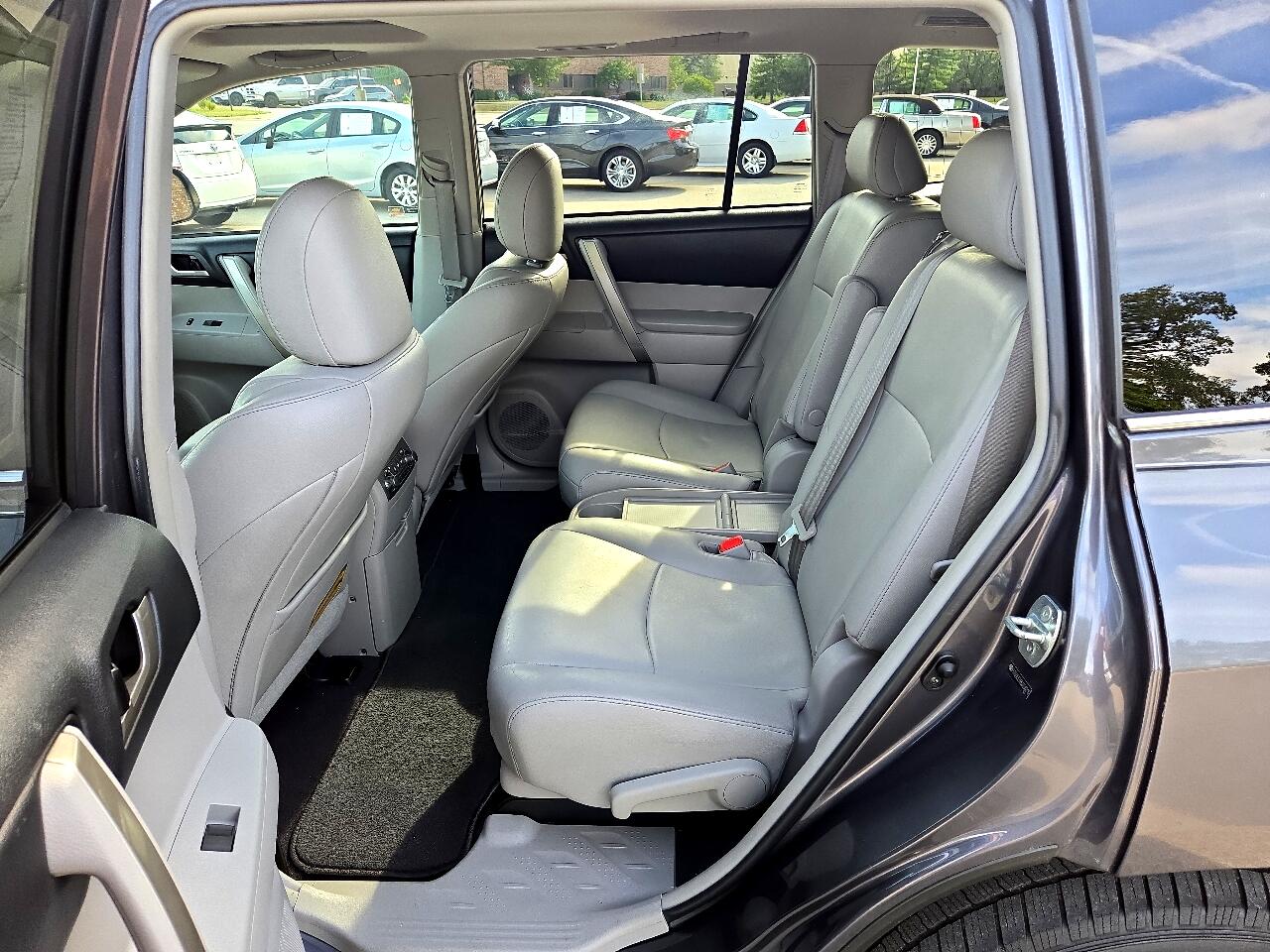 2012 Toyota Highlander Base photo 33