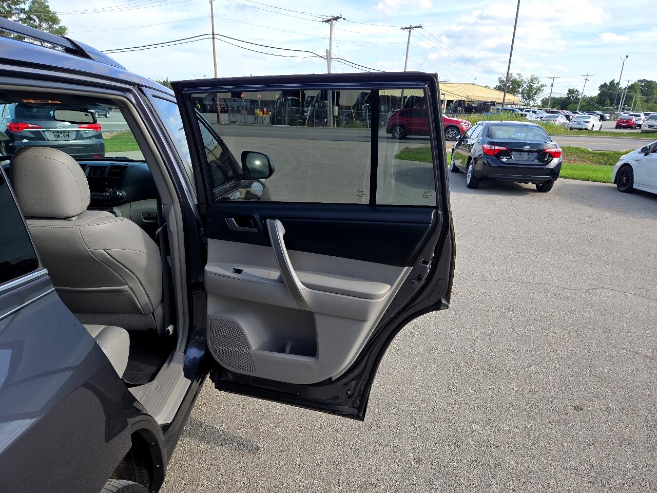 2012 Toyota Highlander Base photo 41