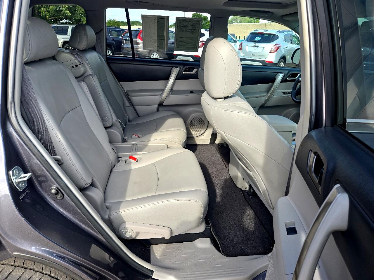 2012 Toyota Highlander Base photo 43