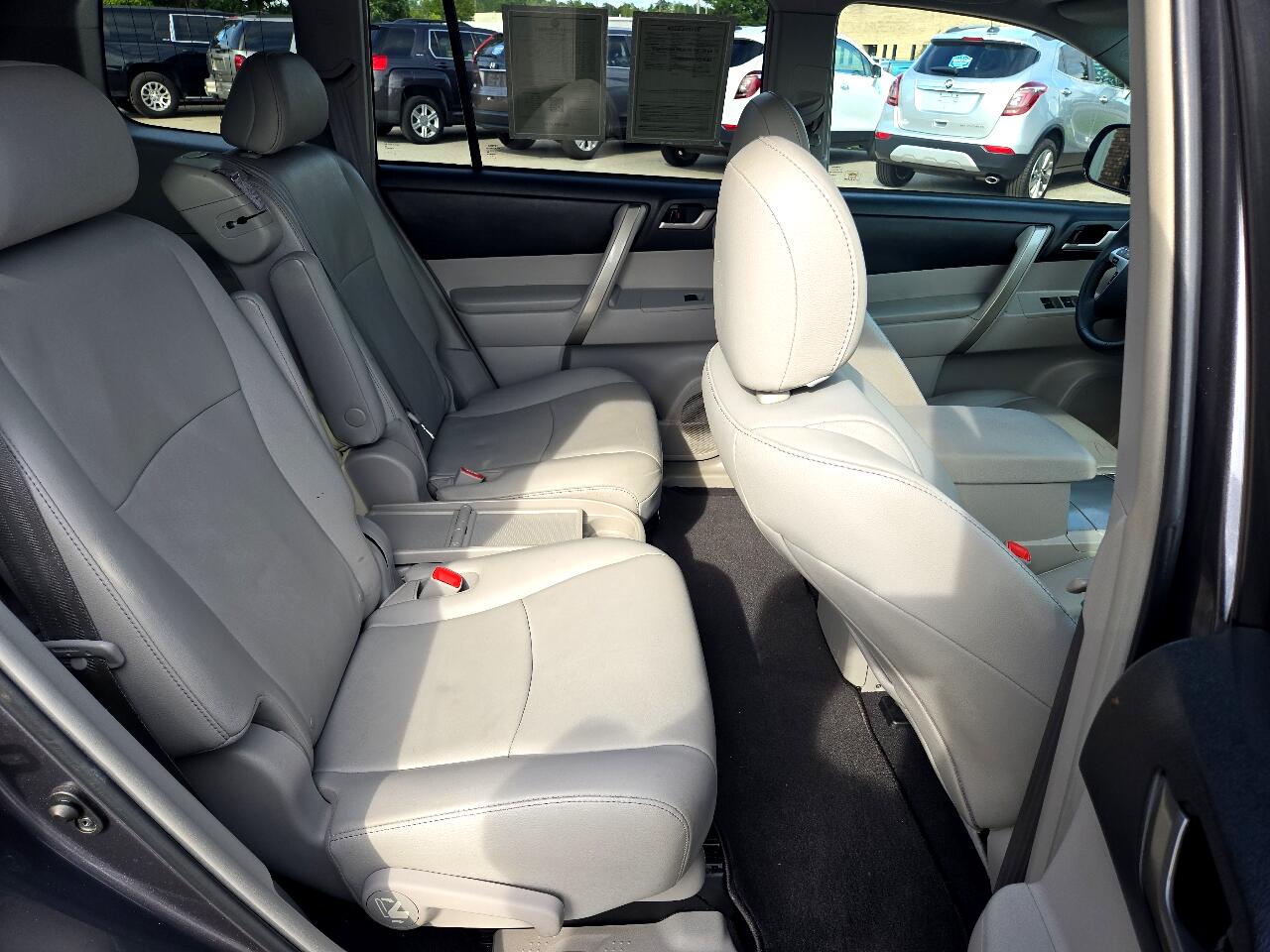 2012 Toyota Highlander Base photo 44