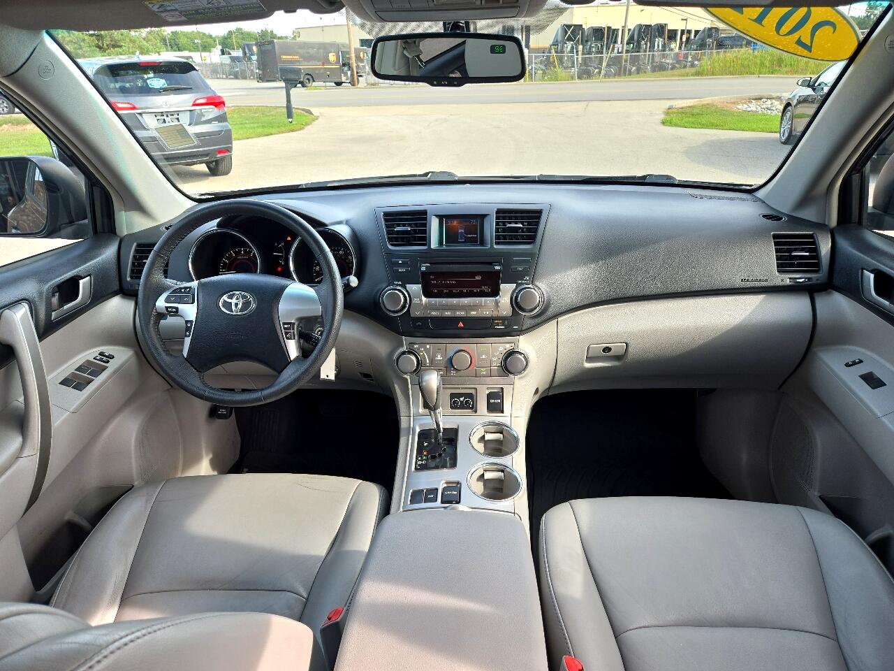 2012 Toyota Highlander Base photo 45