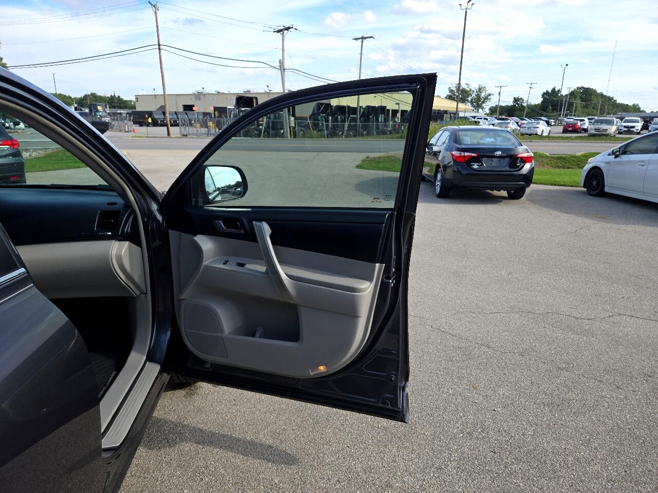 2012 Toyota Highlander Base photo 46