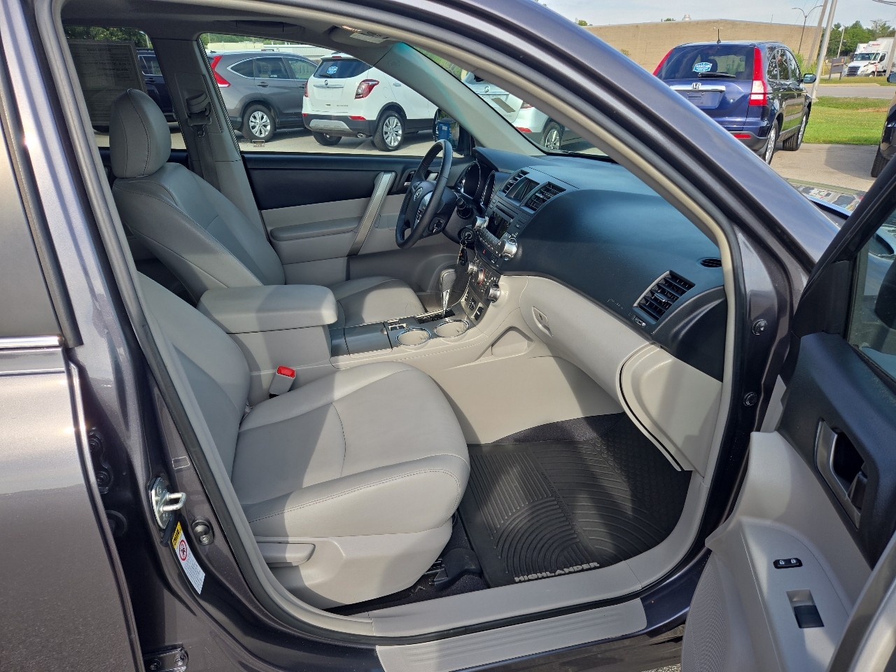 2012 Toyota Highlander Base photo 47